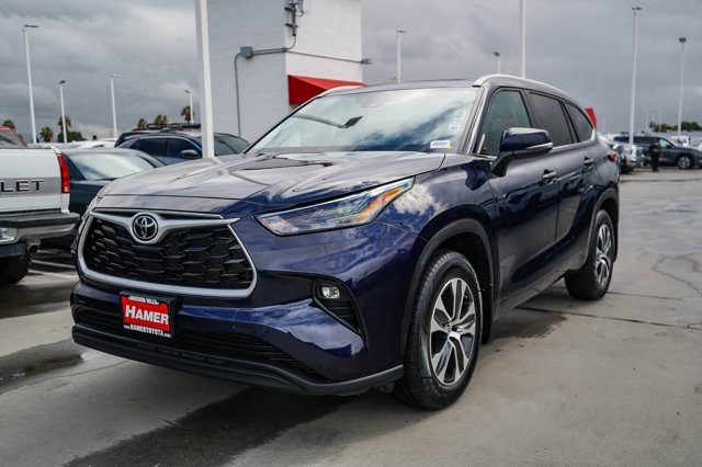 used 2023 Toyota Highlander car, priced at $36,588