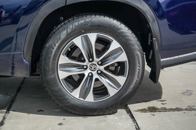 used 2023 Toyota Highlander car, priced at $36,588