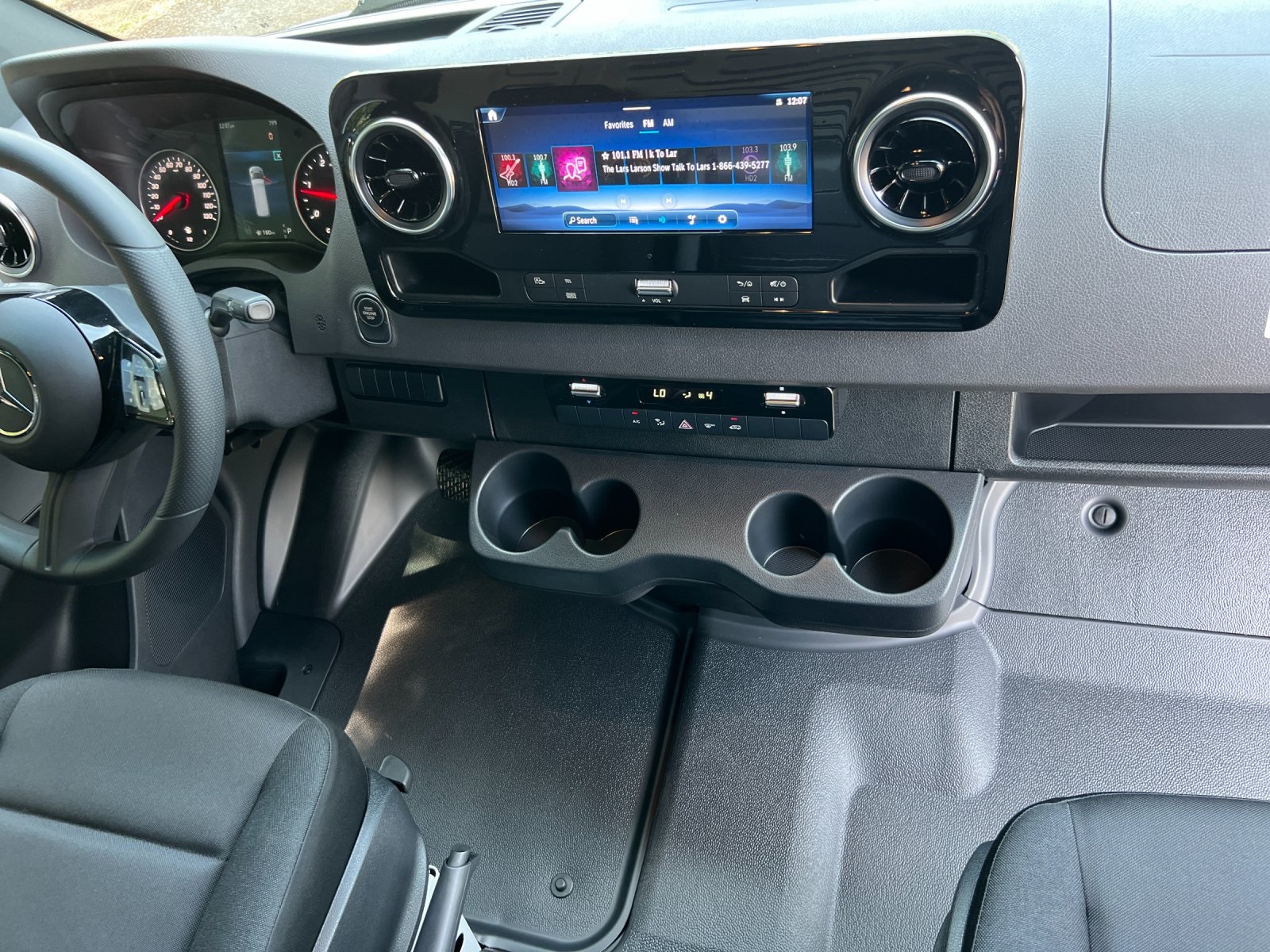 new 2025 Mercedes-Benz Sprinter 2500 car