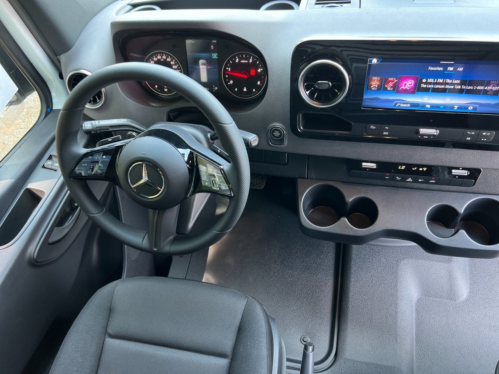 new 2025 Mercedes-Benz Sprinter 2500 car