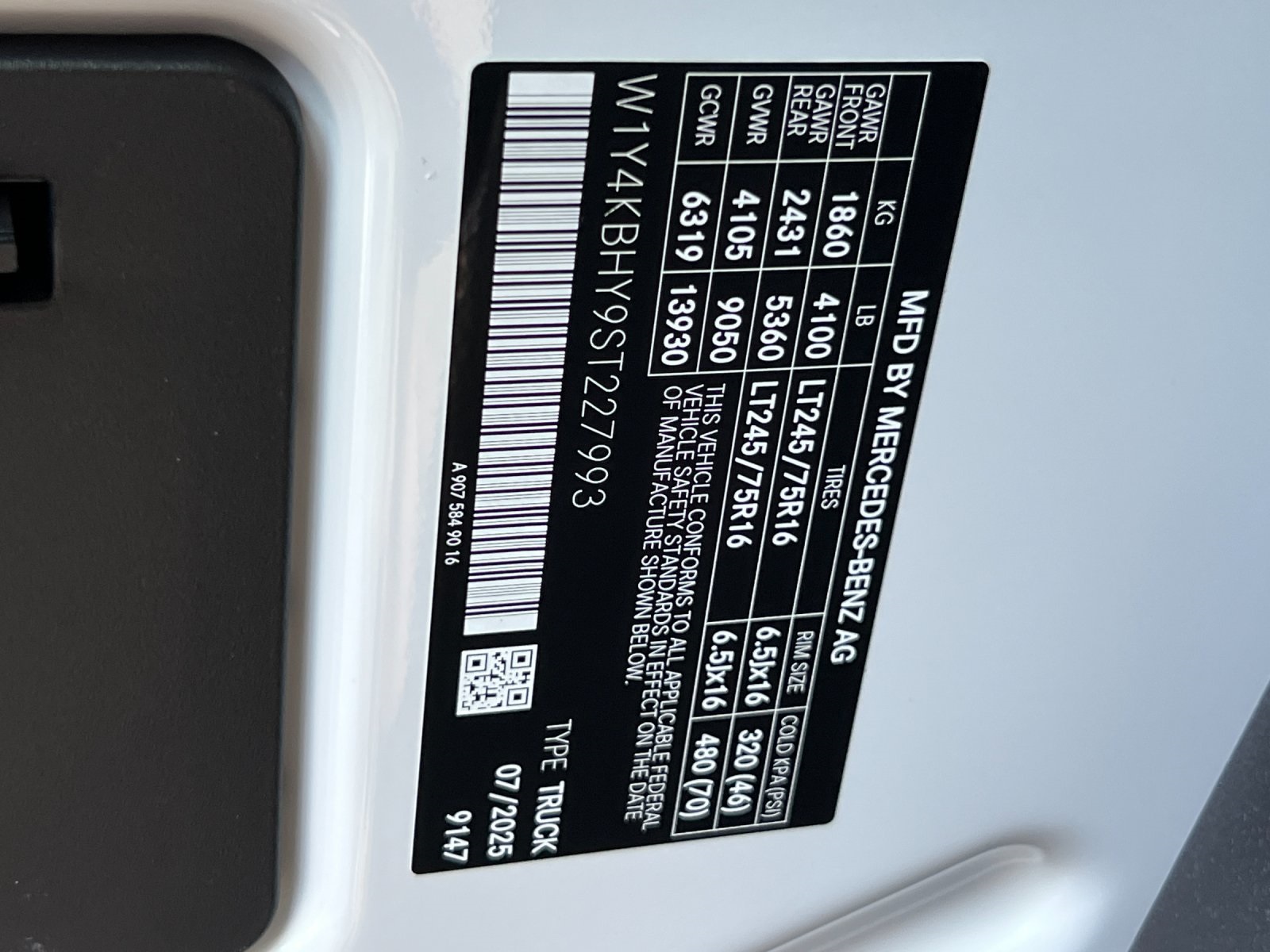 new 2025 Mercedes-Benz Sprinter 2500 car