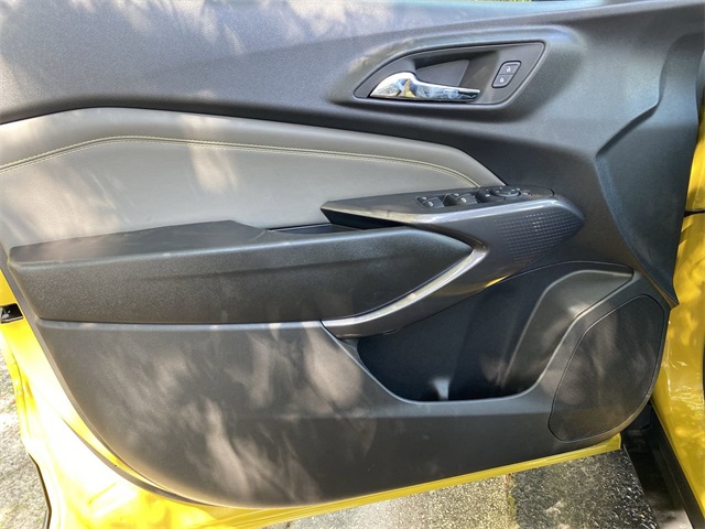 new 2025 Chevrolet Trax car, priced at $27,085