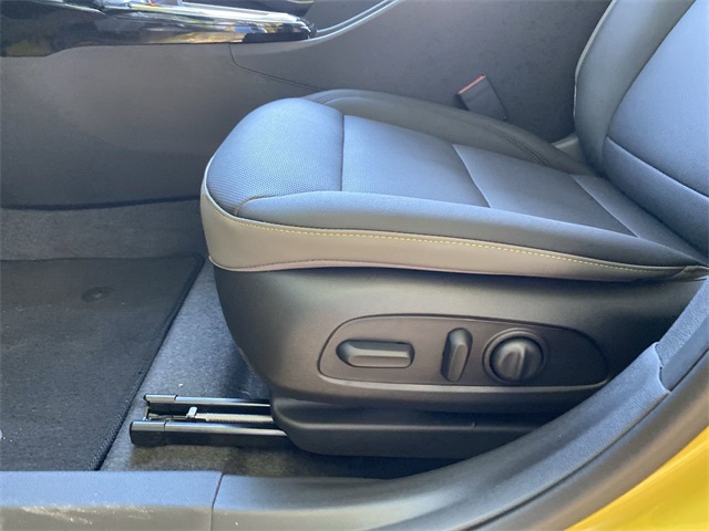 new 2025 Chevrolet Trax car, priced at $27,085