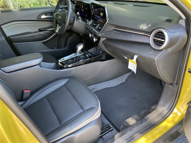 new 2025 Chevrolet Trax car, priced at $27,085