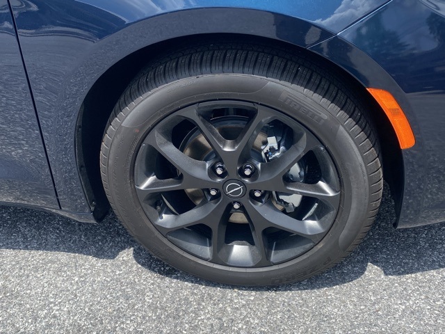 new 2025 Chrysler Pacifica car, priced at $44,294