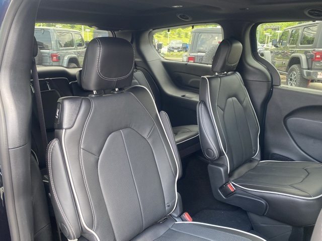 new 2025 Chrysler Pacifica car, priced at $44,294