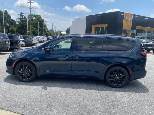 new 2025 Chrysler Pacifica car, priced at $44,294