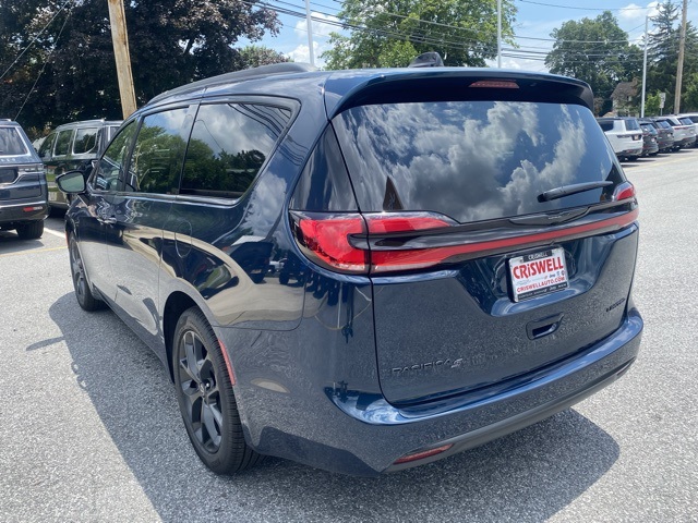 new 2025 Chrysler Pacifica car, priced at $44,294