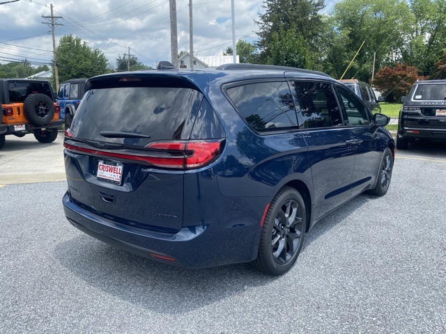 new 2025 Chrysler Pacifica car, priced at $44,294