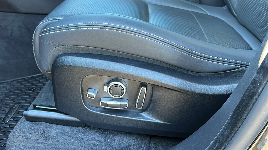 used 2025 Jaguar F-PACE car, priced at $62,963