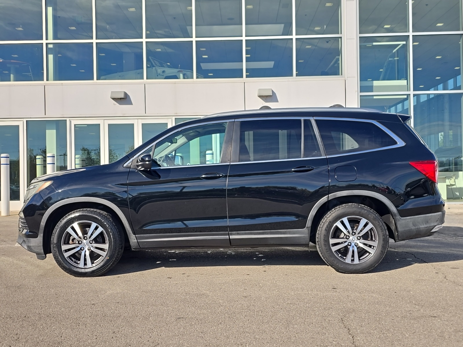 used 2016 Honda Pilot car, priced at $15,500