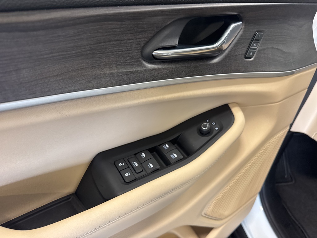 new 2025 Jeep Grand Cherokee L car, priced at $47,442