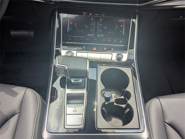 new 2025 Audi Q7 car, priced at $72,440