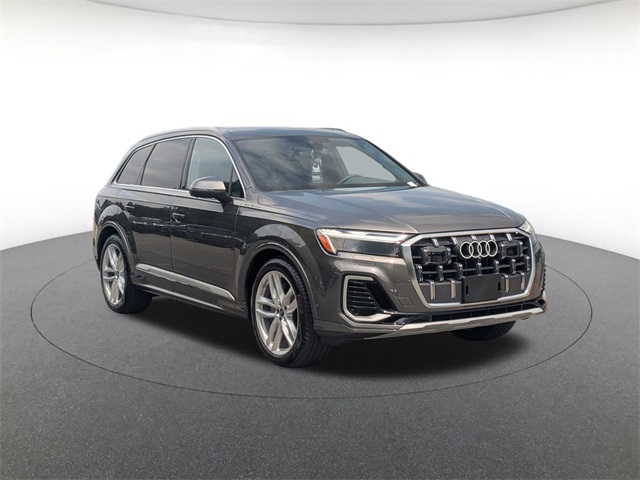new 2025 Audi Q7 car, priced at $72,440