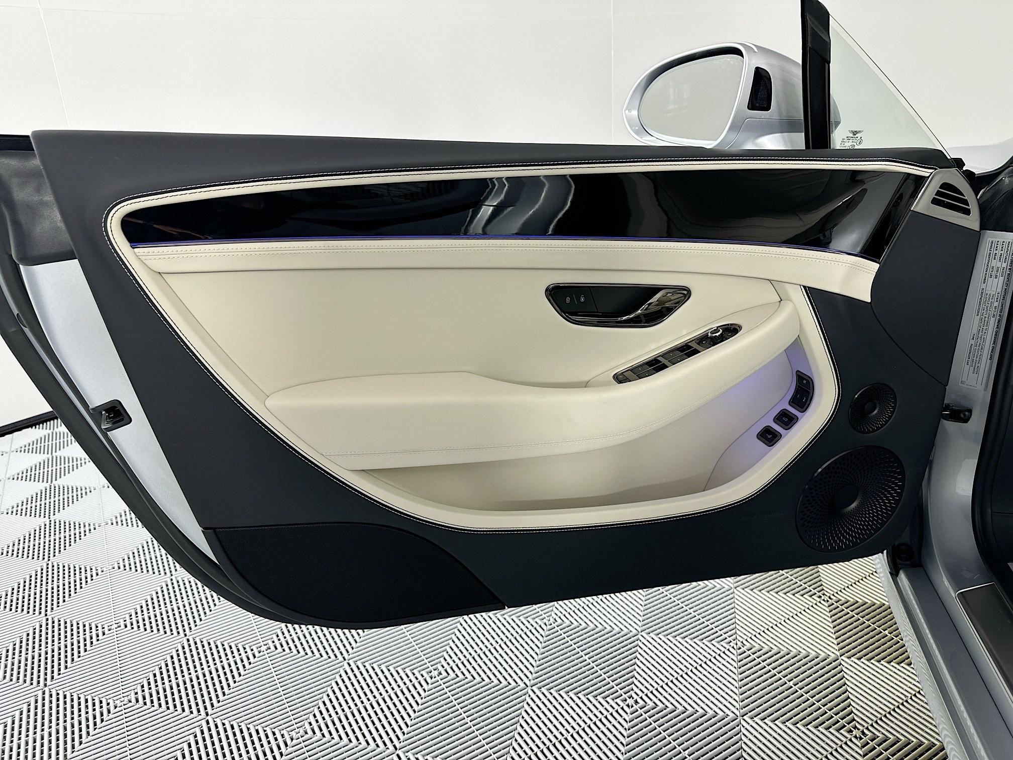 new 2025 Bentley Continental GTC car