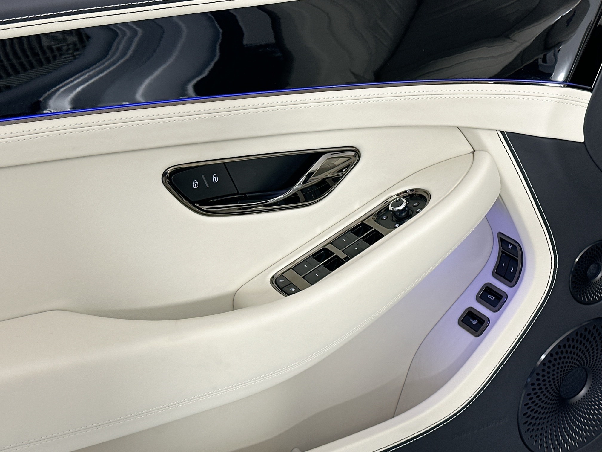 new 2025 Bentley Continental GTC car