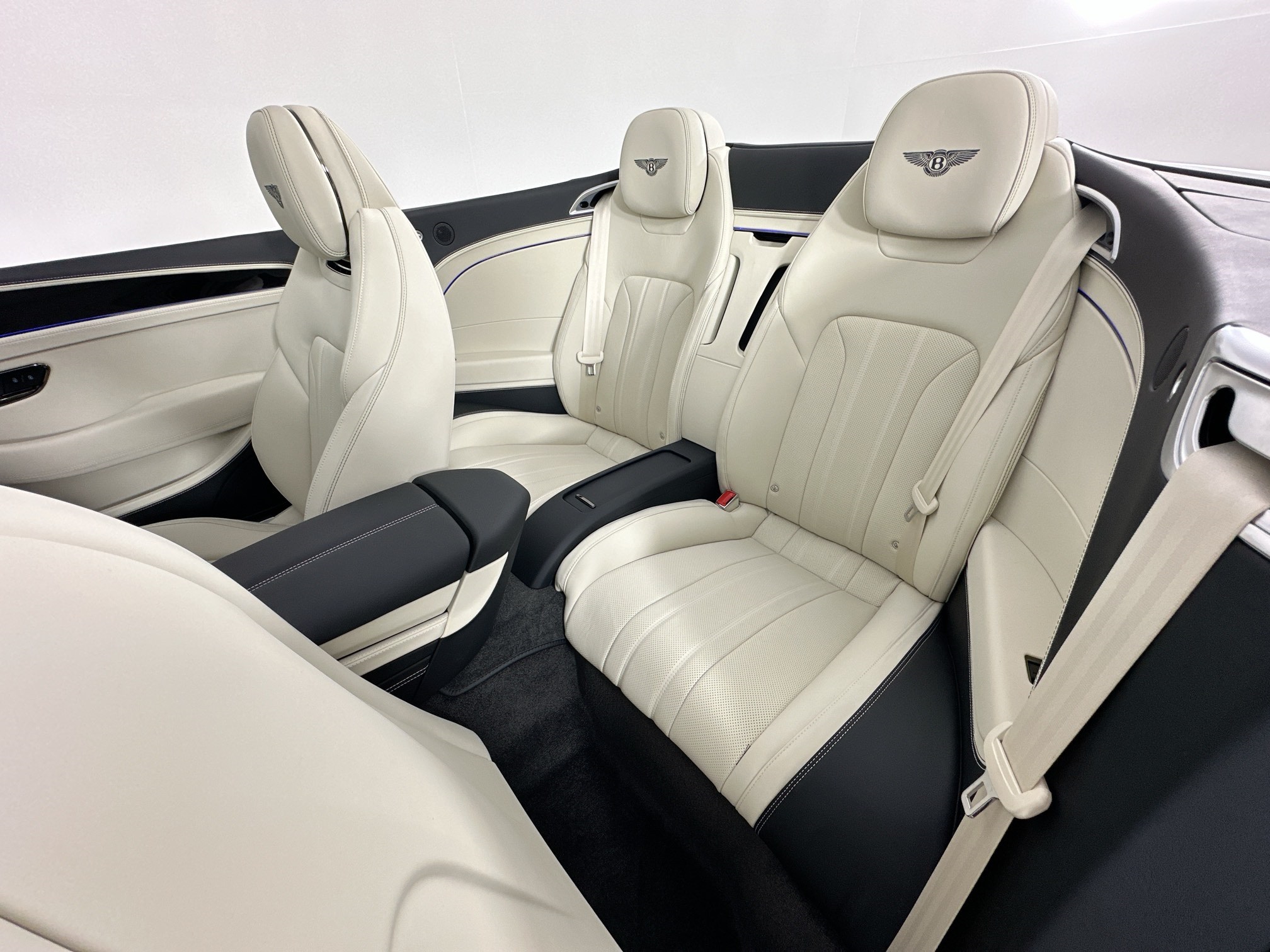 new 2025 Bentley Continental GTC car