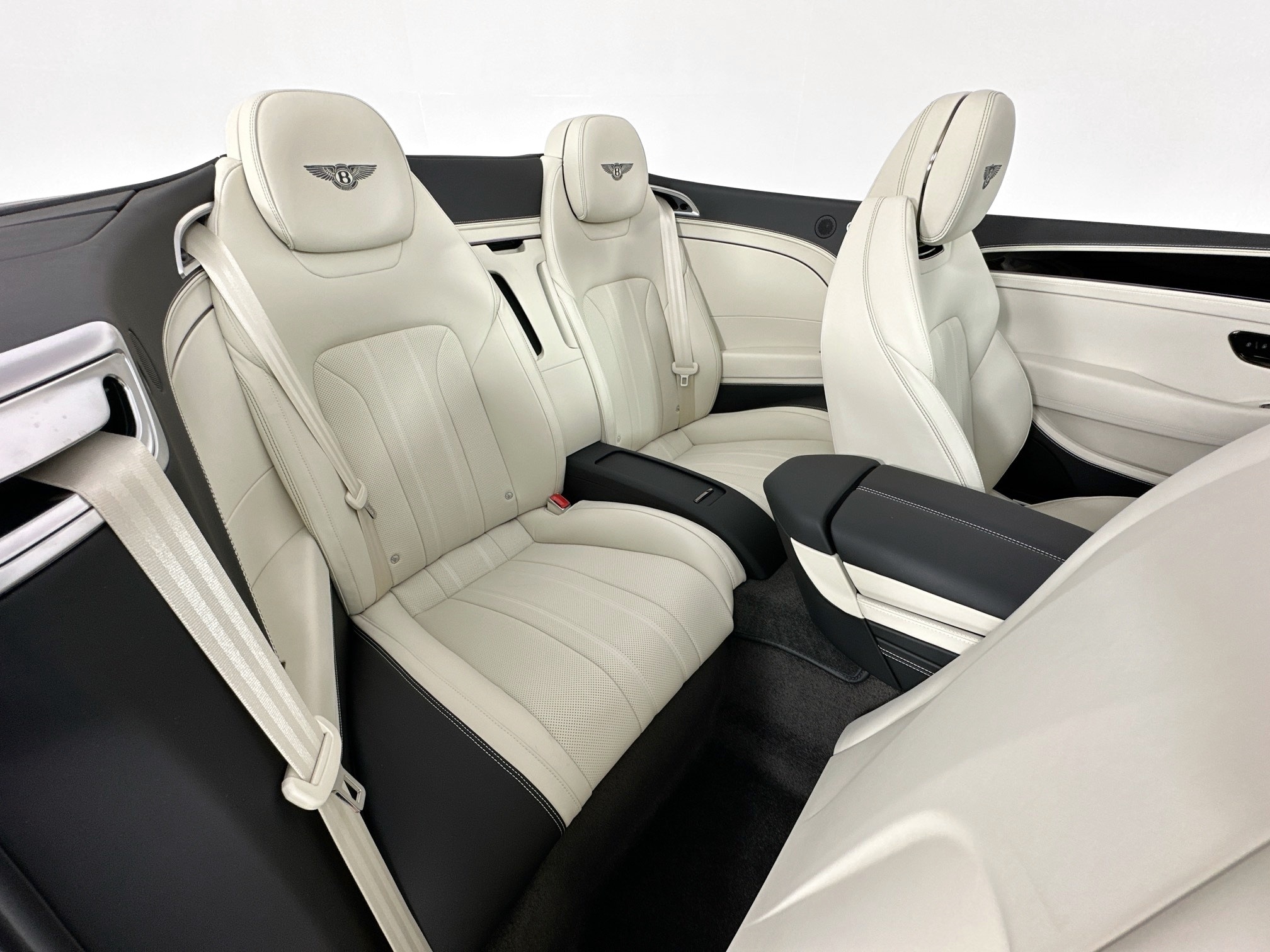 new 2025 Bentley Continental GTC car