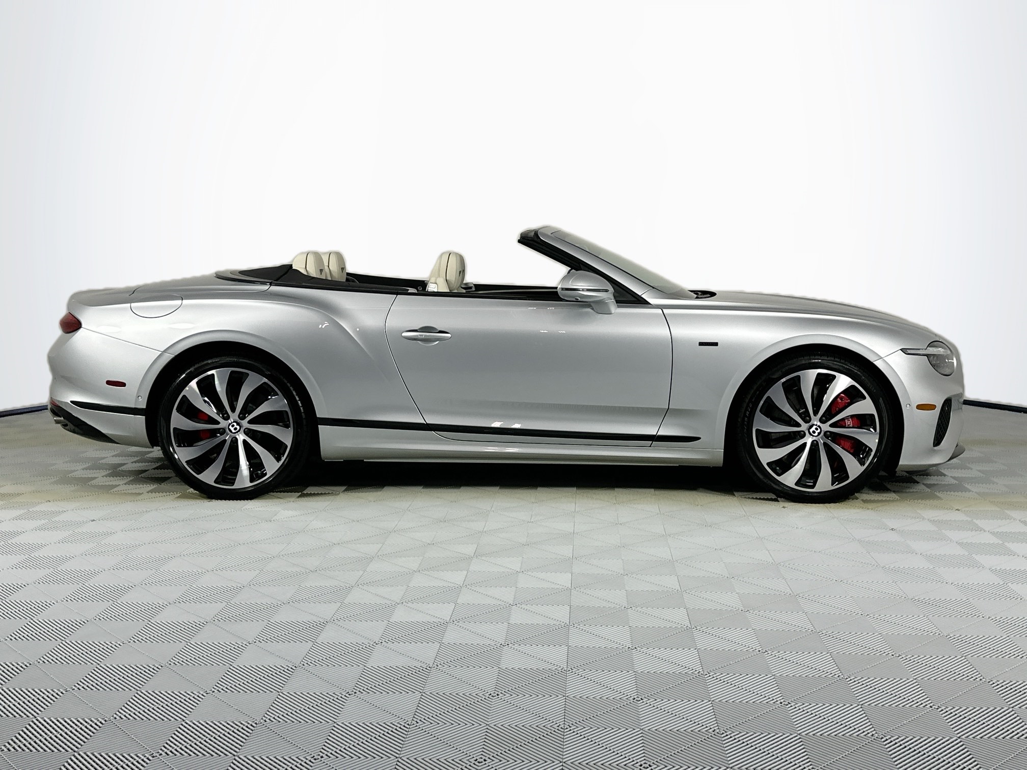 new 2025 Bentley Continental GTC car