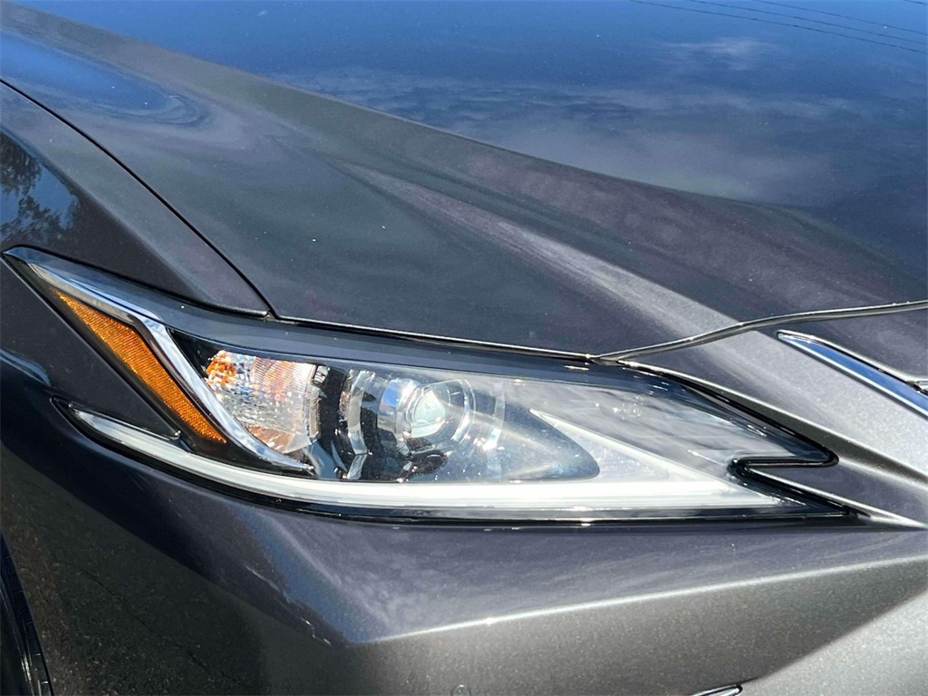 used 2022 Lexus ES car, priced at $37,995