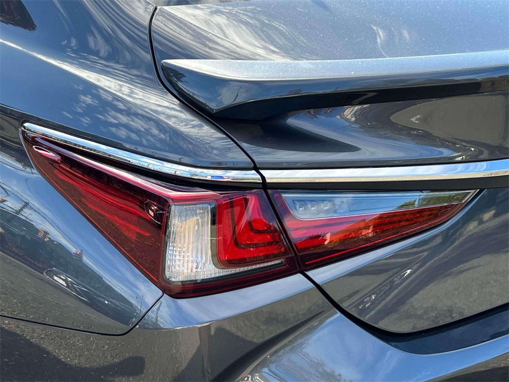 used 2022 Lexus ES car, priced at $37,995