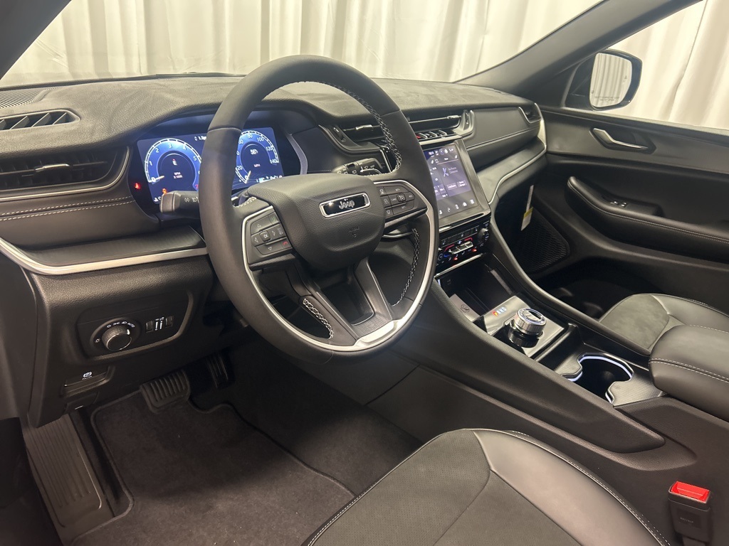 new 2025 Jeep Grand Cherokee L car, priced at $47,225