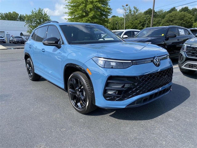new 2025 Volkswagen Tiguan car, priced at $39,941