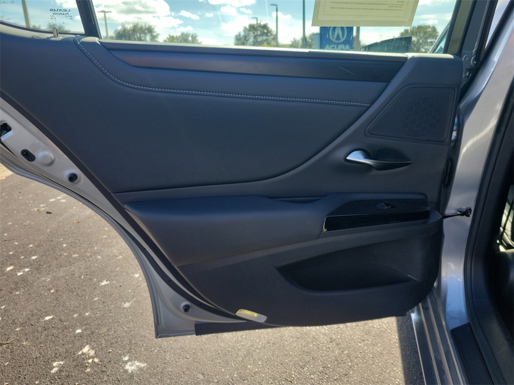 used 2025 Lexus ES car, priced at $40,998