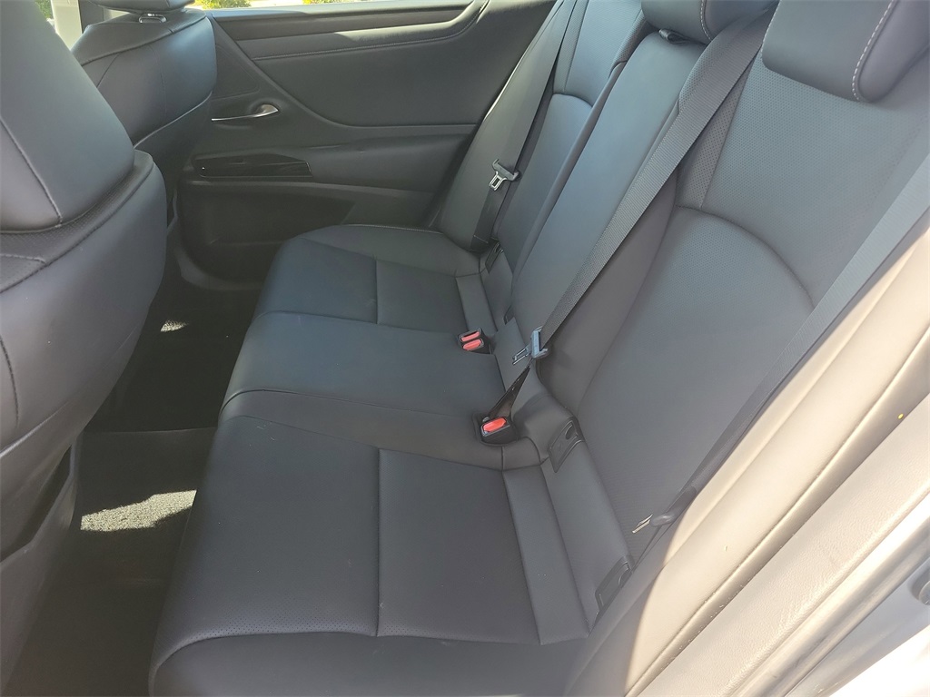 used 2025 Lexus ES car, priced at $40,998