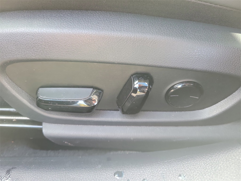 used 2025 Lexus ES car, priced at $40,998