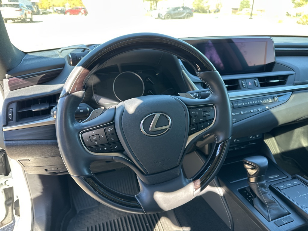 used 2020 Lexus ES car, priced at $37,590