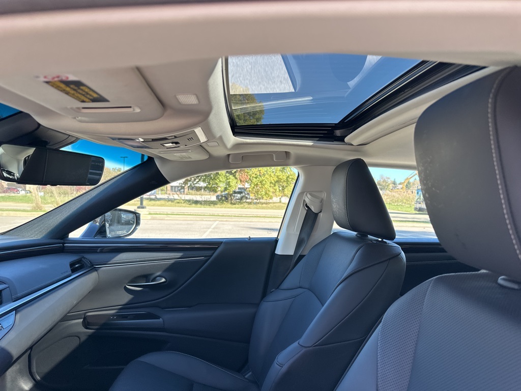 used 2020 Lexus ES car, priced at $37,590