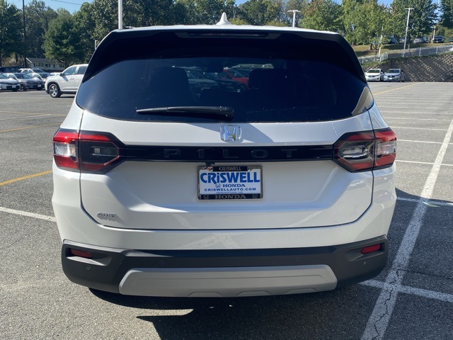 new 2025 Honda Pilot car, priced at $44,225