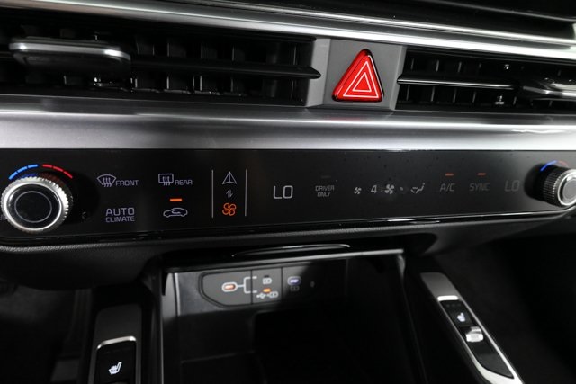 new 2025 Kia Sorento Hybrid car, priced at $42,159