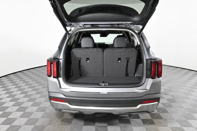 new 2025 Kia Sorento Hybrid car, priced at $42,159