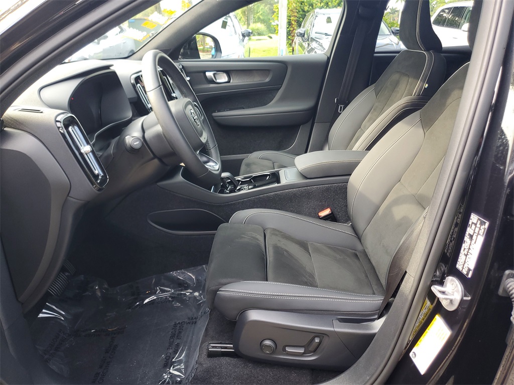 used 2023 Volvo C40 Recharge Pure Electric car, priced at $25,995
