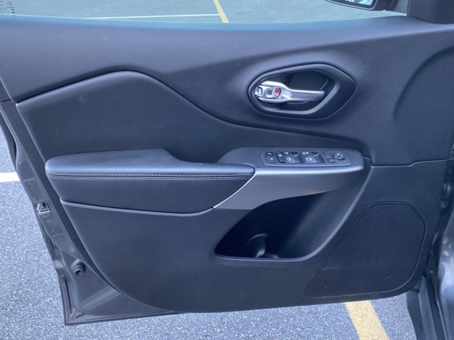 used 2022 Jeep Cherokee car, priced at $24,607