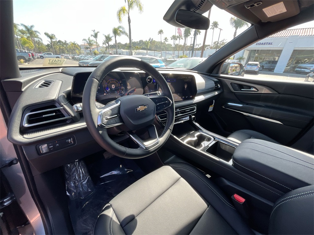 new 2025 Chevrolet Traverse car, priced at $44,310