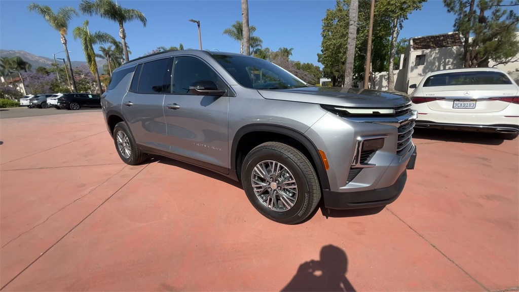 new 2025 Chevrolet Traverse car, priced at $44,310