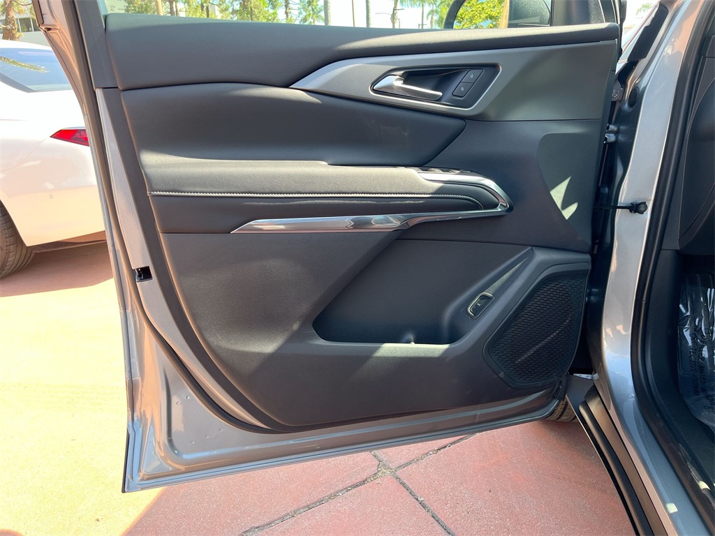 new 2025 Chevrolet Traverse car, priced at $44,310
