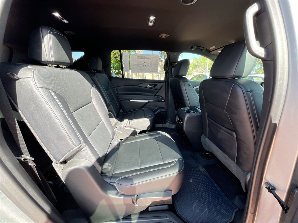 new 2025 Chevrolet Traverse car, priced at $44,310