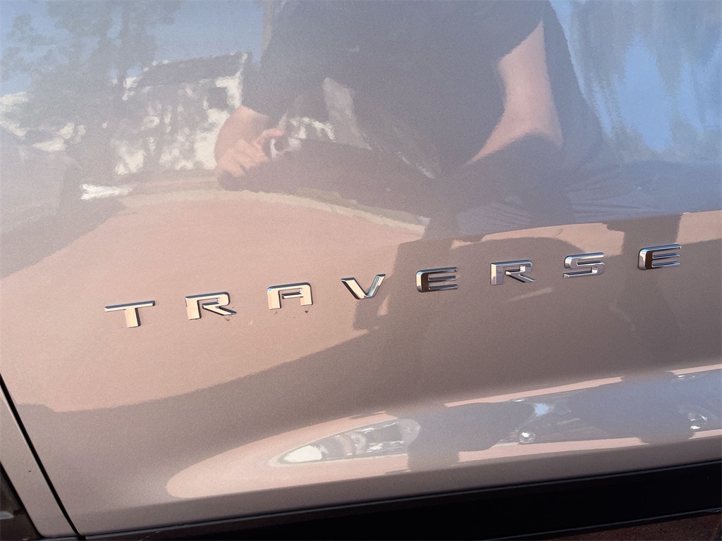 new 2025 Chevrolet Traverse car, priced at $44,310