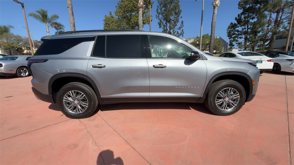 new 2025 Chevrolet Traverse car, priced at $44,310