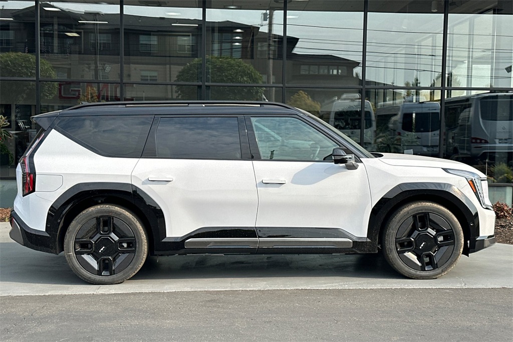 new 2026 Kia EV9 car, priced at $70,610