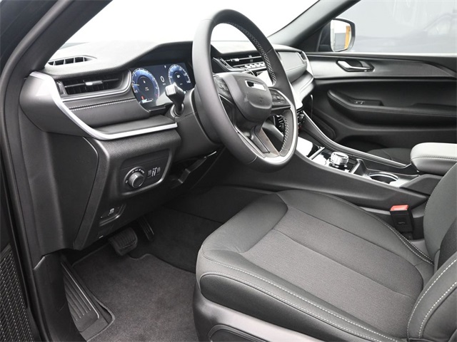 new 2025 Jeep Grand Cherokee L car, priced at $38,778