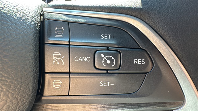 new 2025 Jeep Grand Cherokee car, priced at $41,648