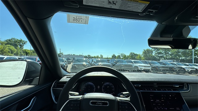 new 2025 Jeep Grand Cherokee car, priced at $41,648