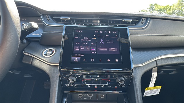 new 2025 Jeep Grand Cherokee car, priced at $41,648