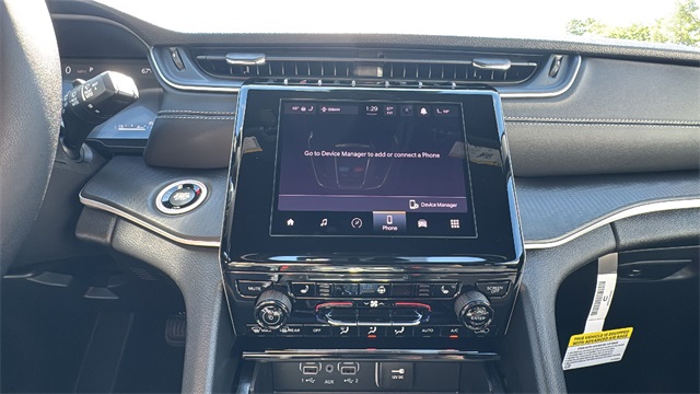 new 2025 Jeep Grand Cherokee car, priced at $41,648