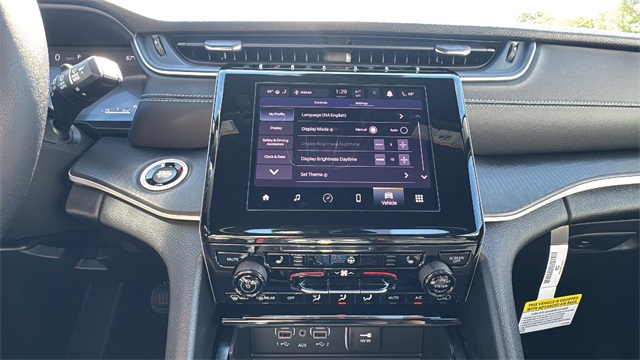 new 2025 Jeep Grand Cherokee car, priced at $41,648